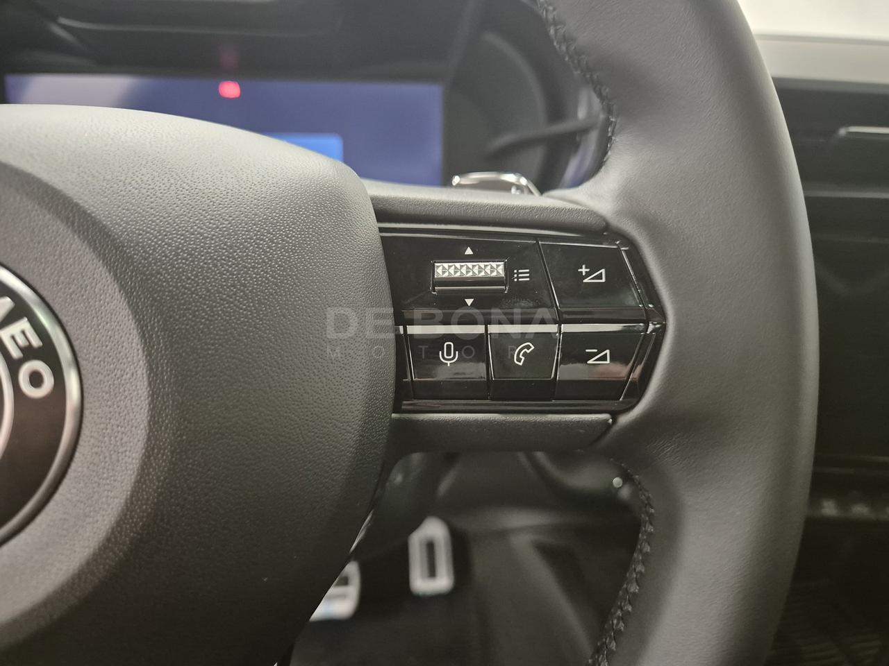 Alfa Romeo Junior 1.2 ibrida speciale 145cv edct6