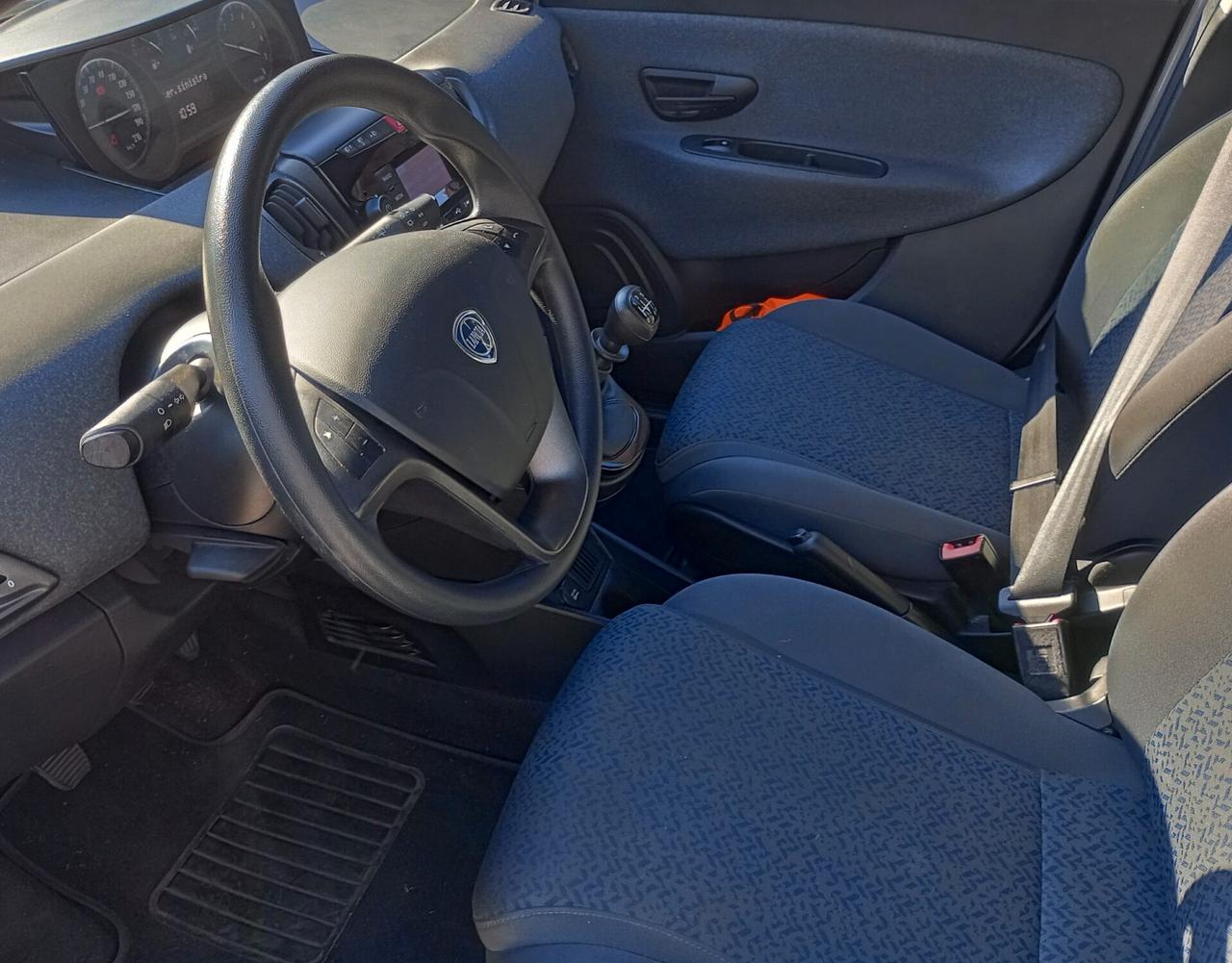 Lancia Ypsilon 1.0 FireFly 5 porte S&S Hybrid Ecochic UnYca