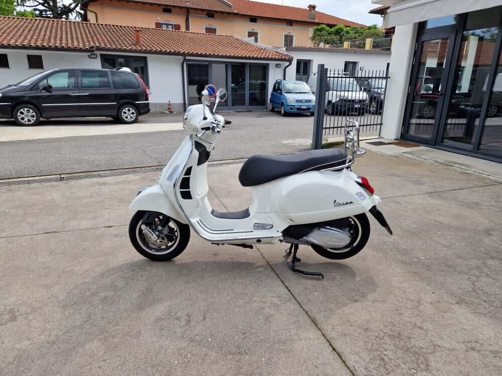 Vespa 300 GTS