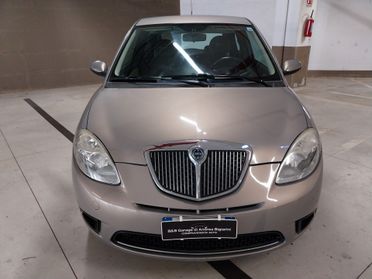 Lancia Ypsilon 1.3 MJT 75 CV VERSUS automativa - ok neopatentati