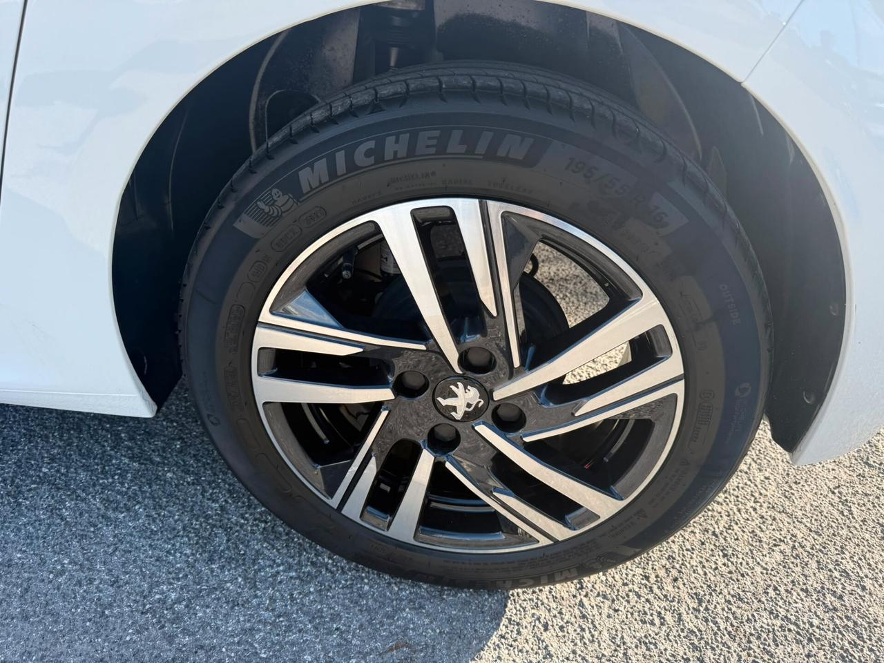 PEUGEOT 208 5PORTE 1.2BENZINA 75CV SOLO42.000KM