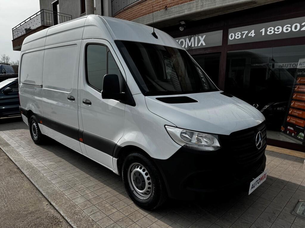 Mercedes-Benz Sprinter Cargo Van L2 H2