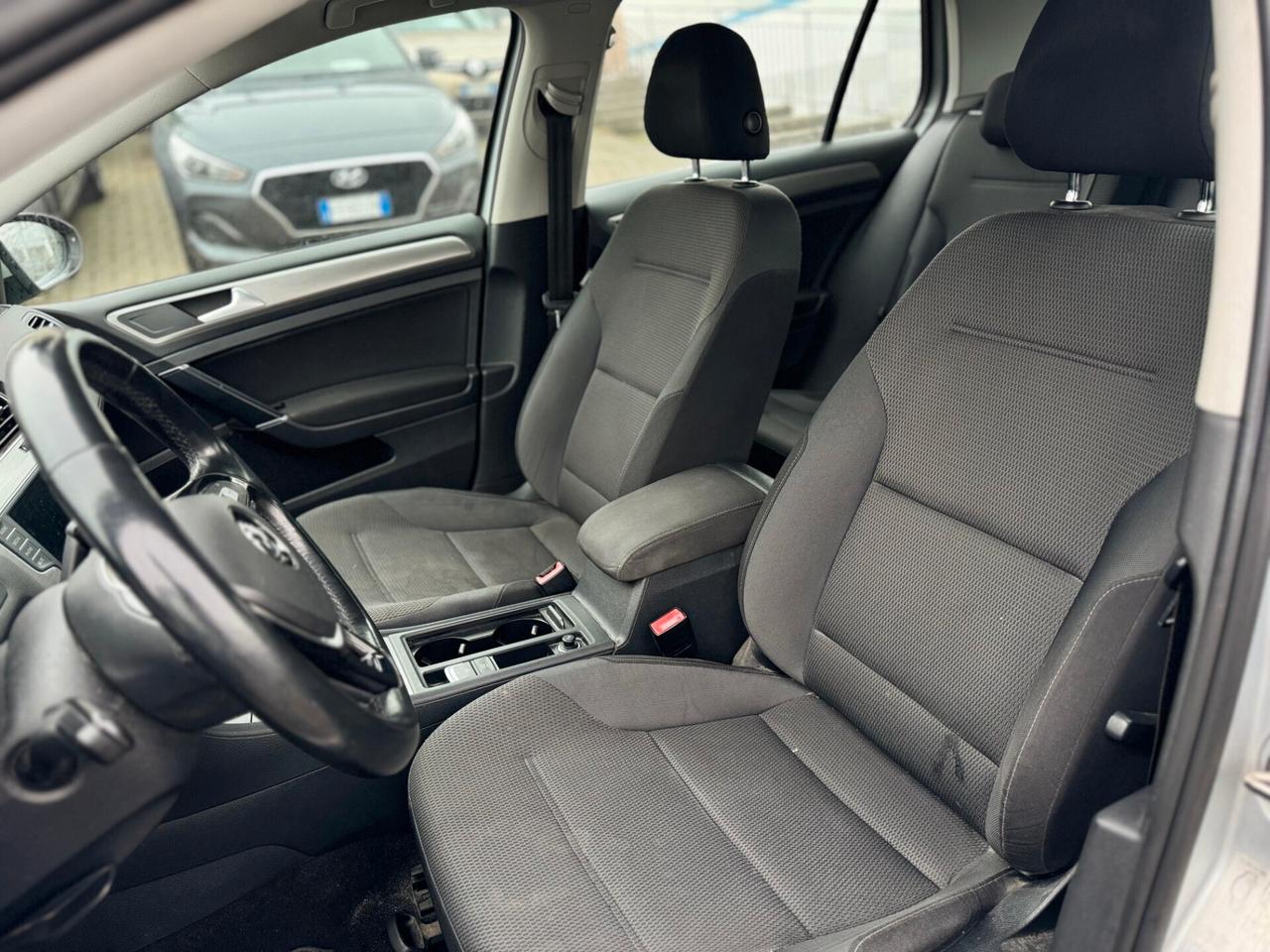 Volkswagen Golf 7 1.6 TDI 2016 NEOP. AUTOMATICA