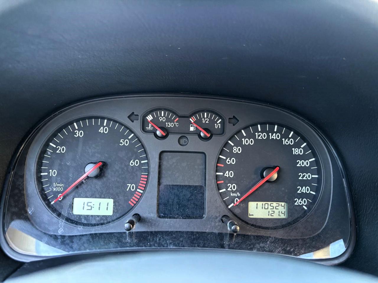 Volkswagen Golf 1.6 16v Aut. Highline ASI