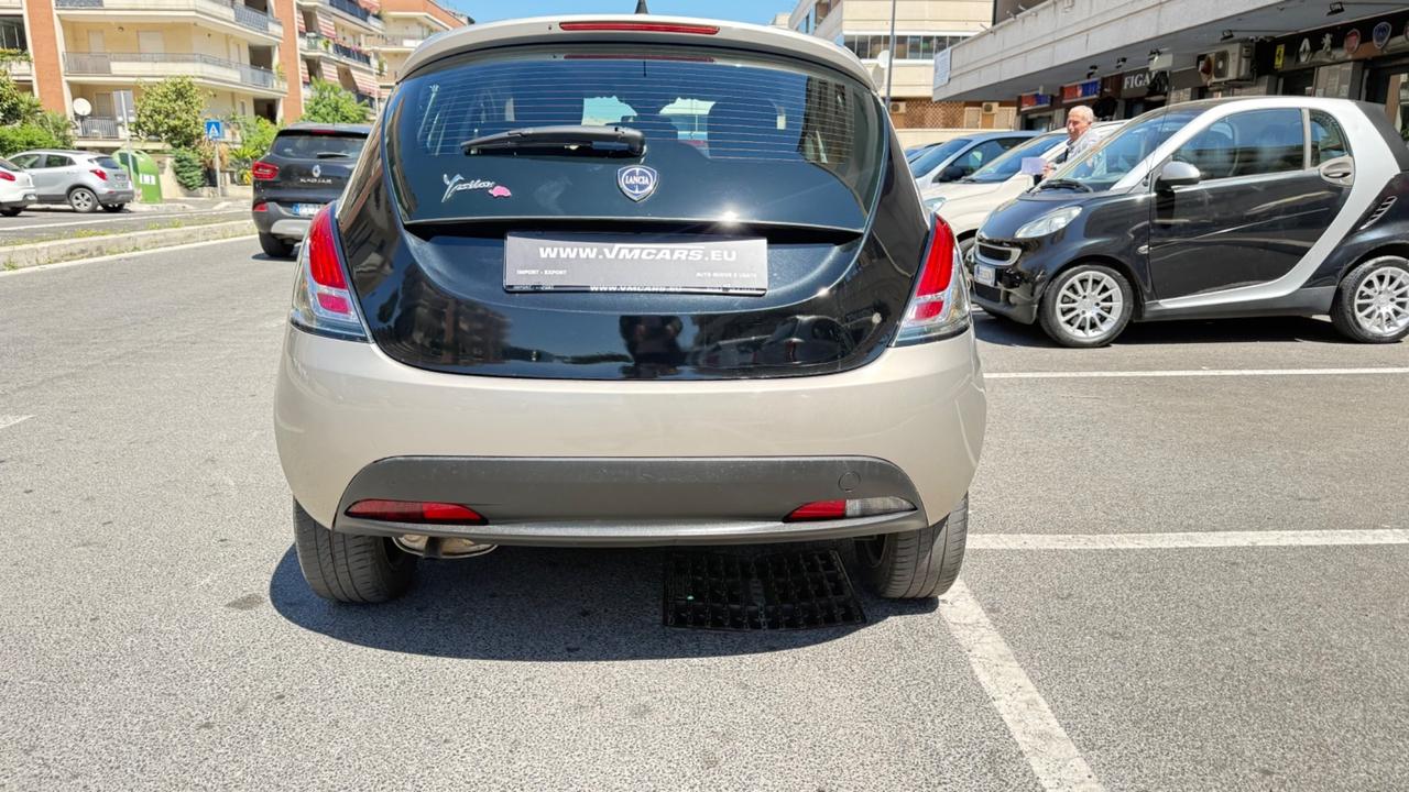 Lancia Ypsilon 1.2 69 CV 5 porte GPL Ecochic S Momodesign led pdc