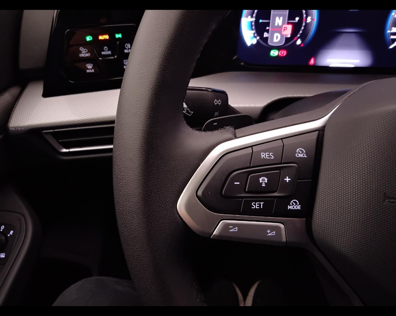 VOLKSWAGEN Golf VIII 2024 - Golf 2.0 tdi Style 150cv dsg