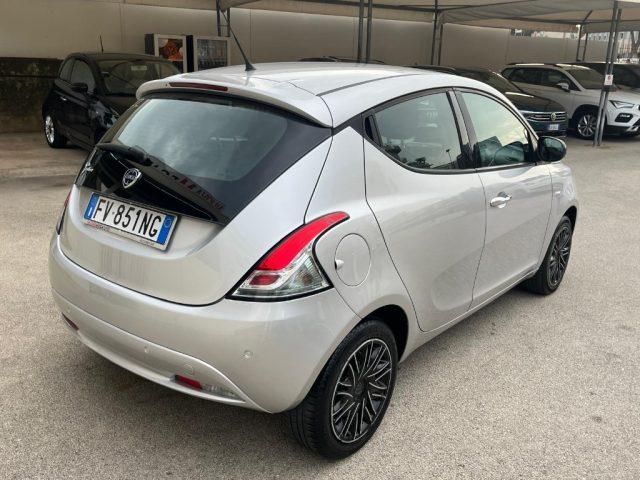 LANCIA Ypsilon 1.2 69 CV 5 porte Gold