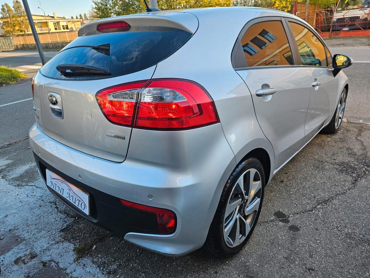 Kia Rio 1.4 CRDi 90cv Collection*Navi*Retrocamera*Neopatentati*E6*