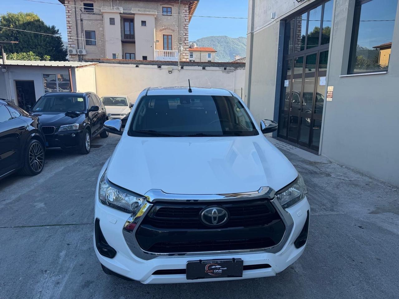 TOYOTA Hilux 2.4 D-4D 4WD 4 porte Double Cab Executive