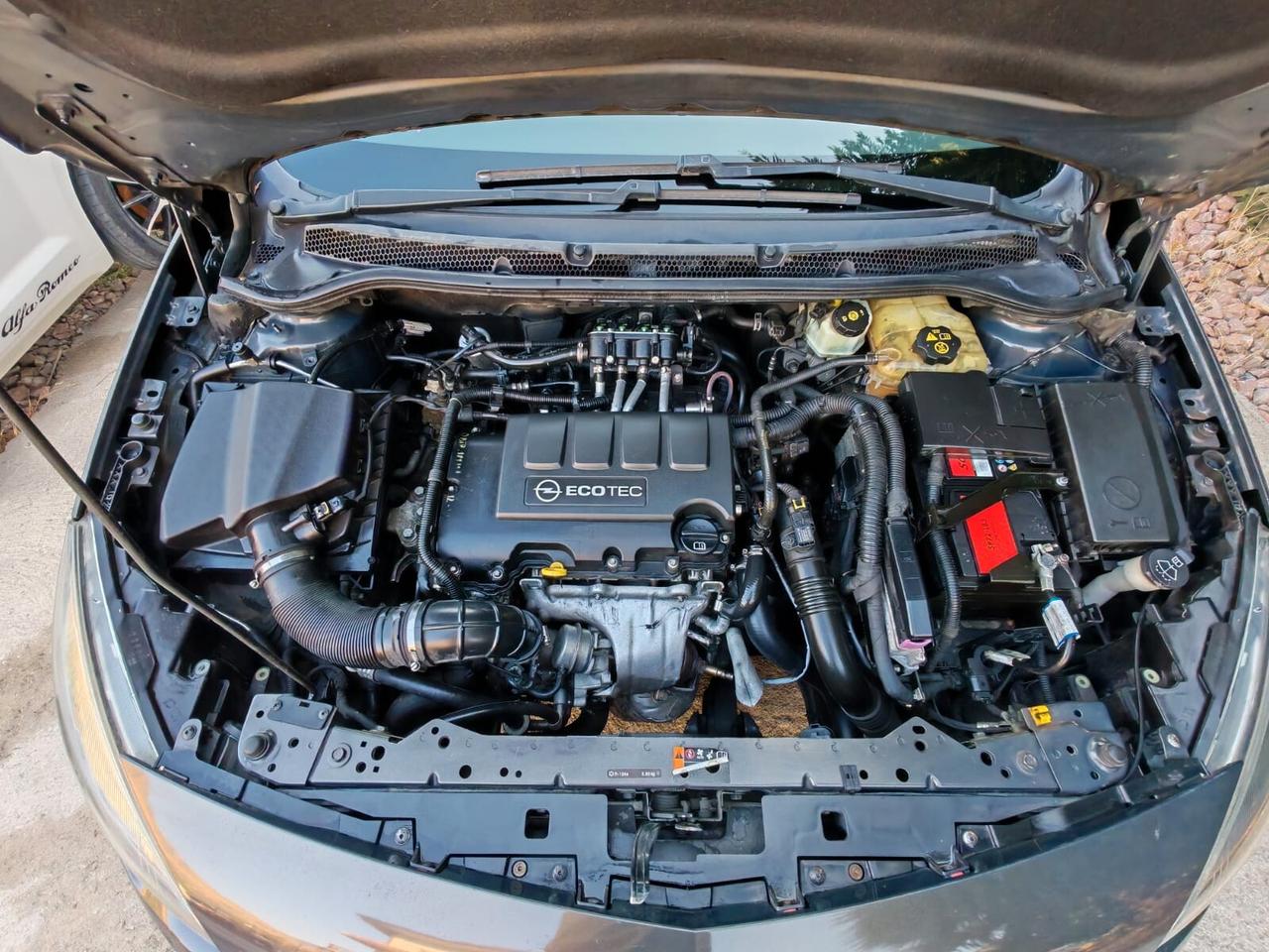 Opel Astra 1.4 Turbo 140CV Sports Tourer GPL Tech Cosmo