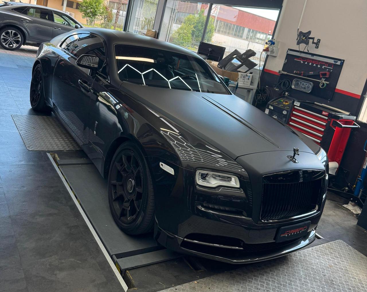 Rolls-Royce Wraith 6.6 V12