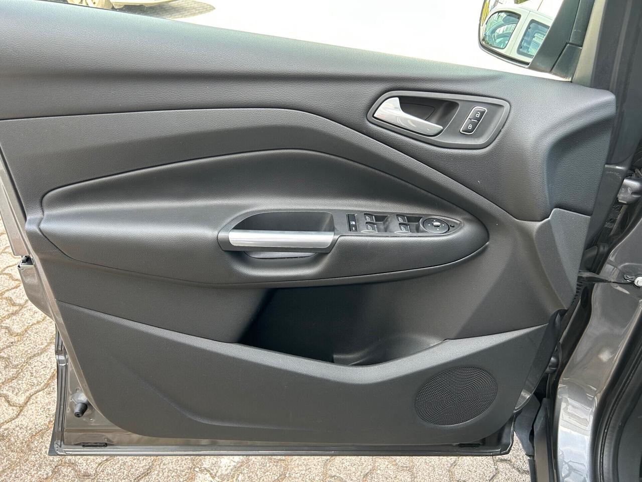 Ford Kuga 2.0 tdci Titanium 4wd 140cv powershift