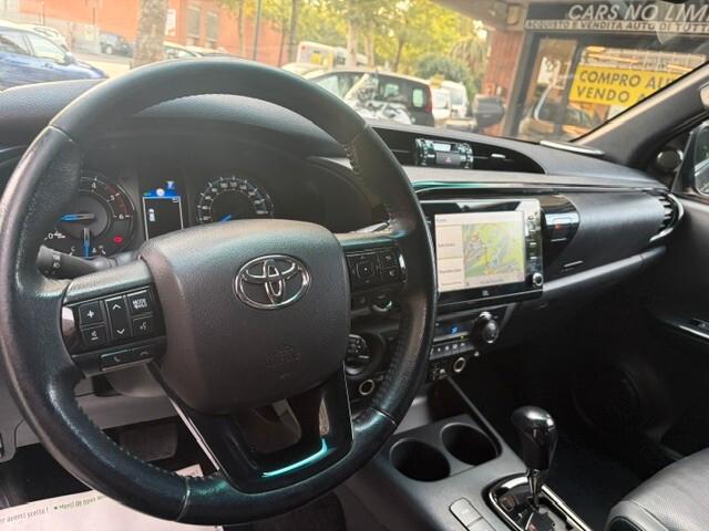 Toyota Hilux 2.4 D-4D A/T 4WD 4 porte Double Cab Invincible