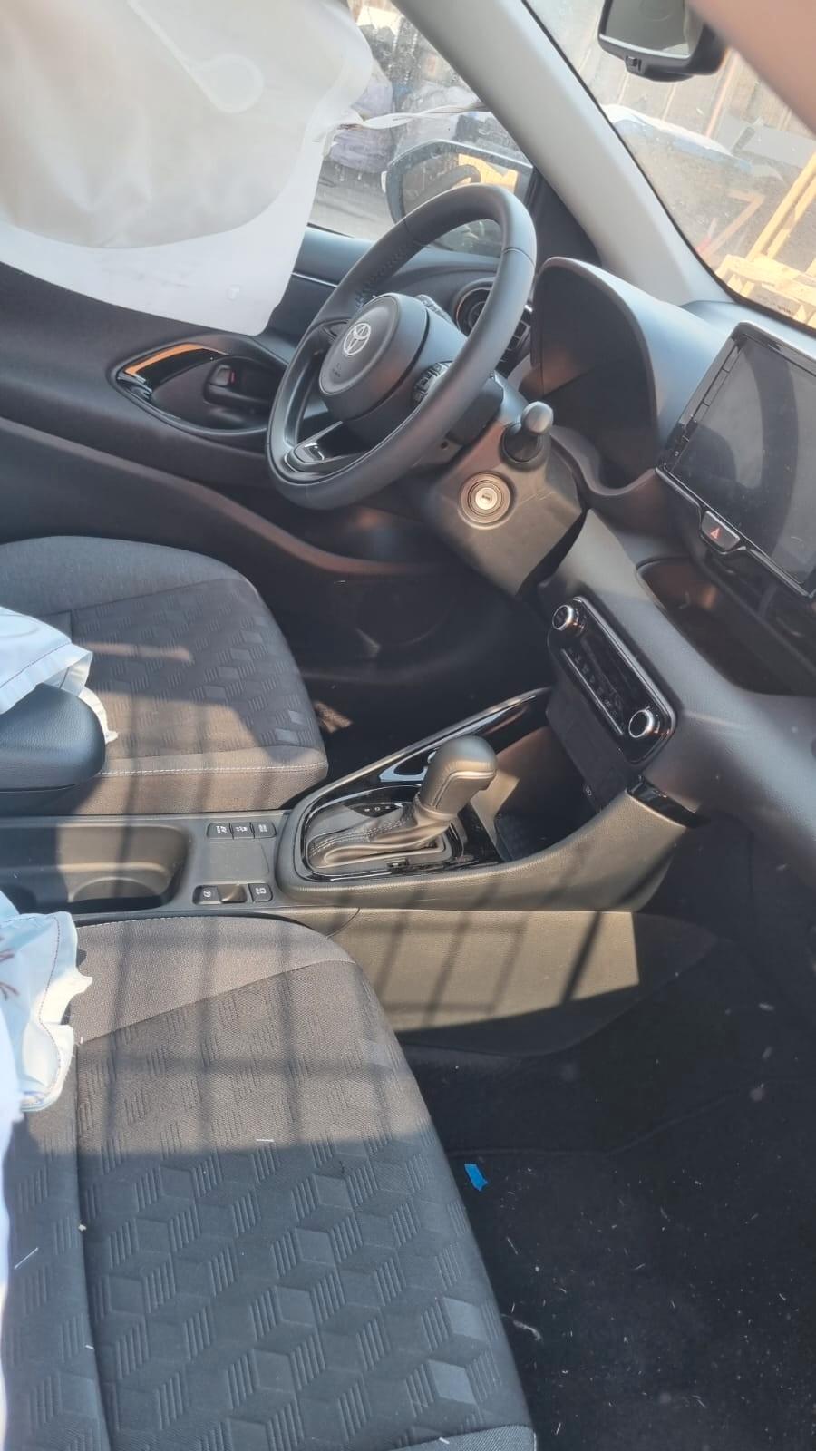 Toyota Yaris 1.5 Hybrid 5 porte Trend INCIDENTATA
