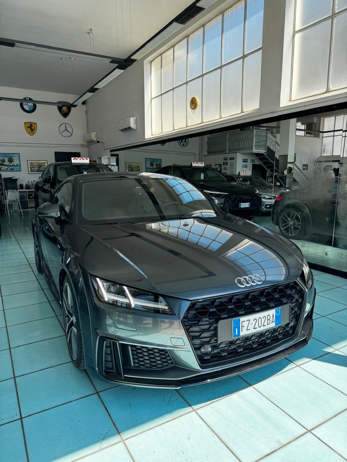 Audi TT Coupé 40 TFSI S tronic Sline