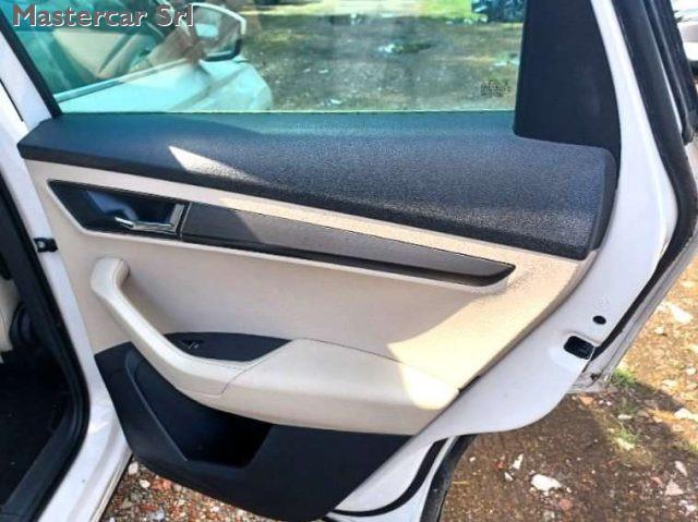 SKODA Karoq Karoq 1.6 tdi Style dsg (Finanziabile) -FV715FG