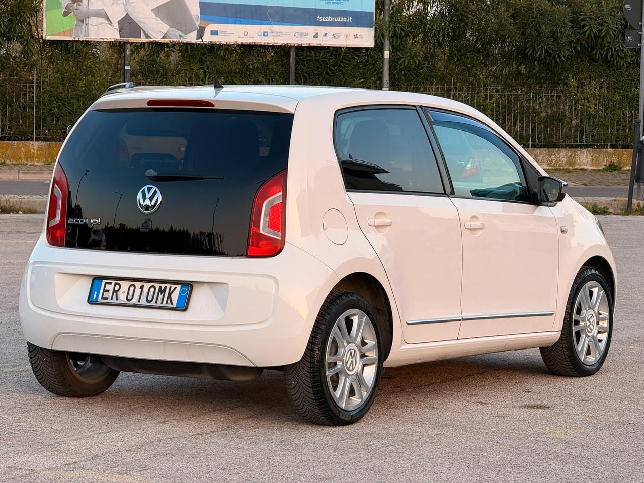 Volkswagen up! 1.0 5p 12 MESI GARANZIA