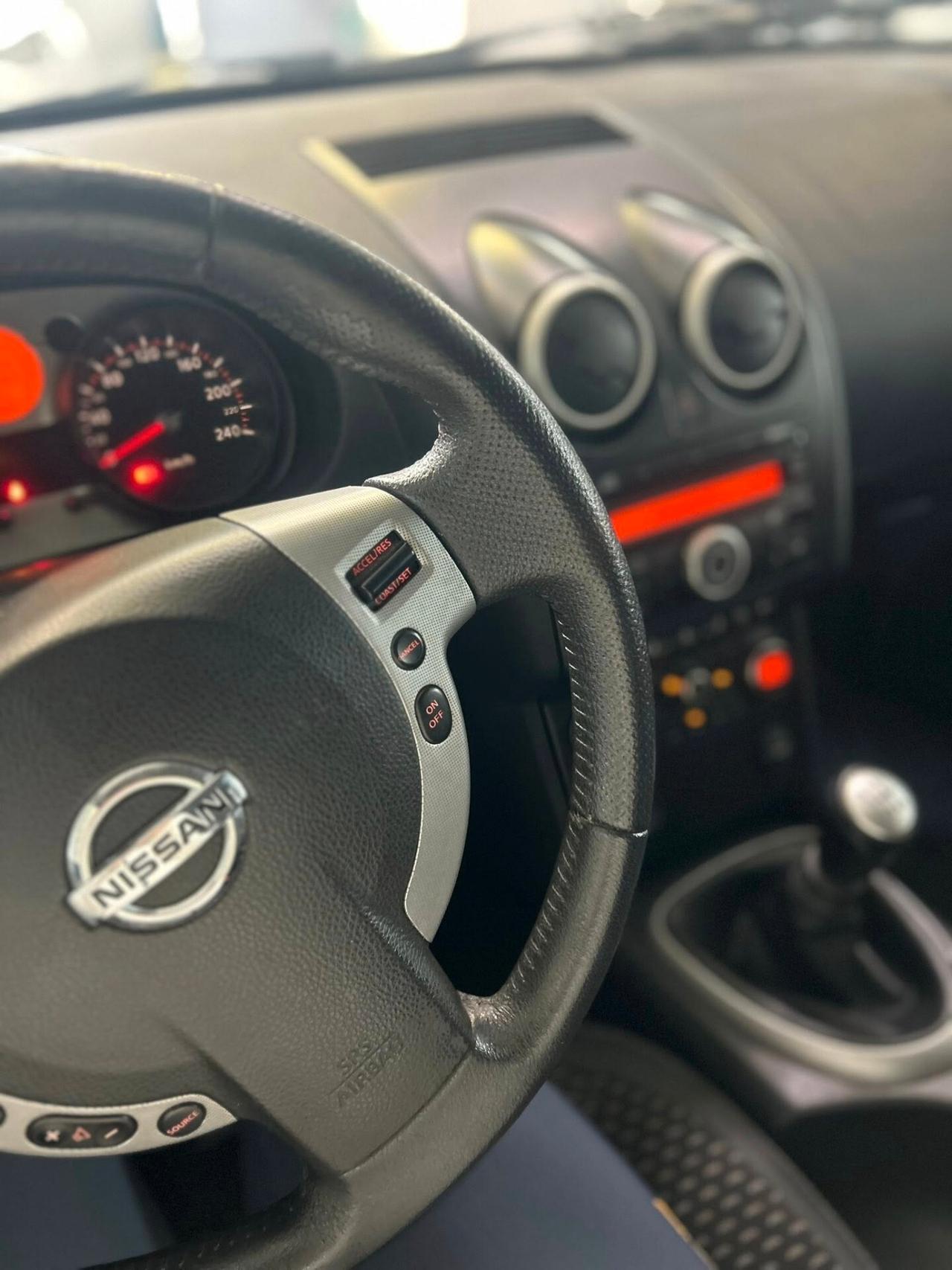 Nissan Qashqai 2.0- 4X4- Benz- UNIPROP