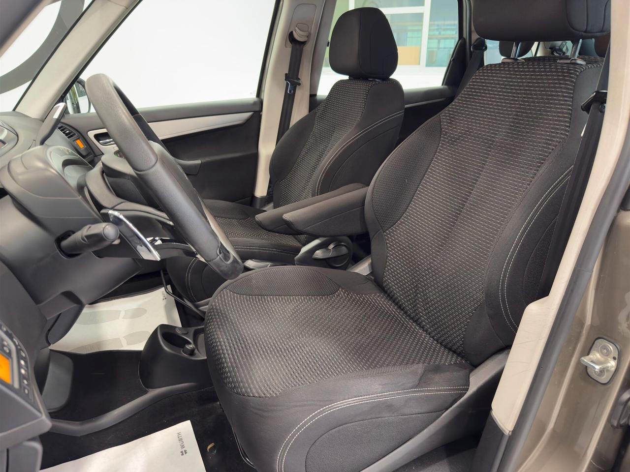 Citroen C4 Picasso 1.6 HDi 110 FAP CMP6 airdream Exclusive Style