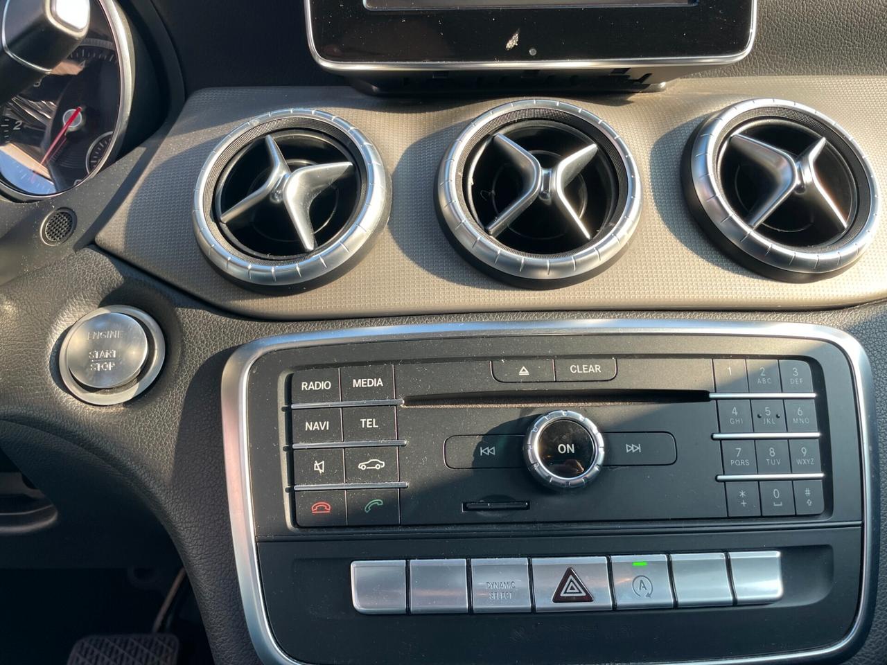 Mercedes-benz CLA 200 d Premium