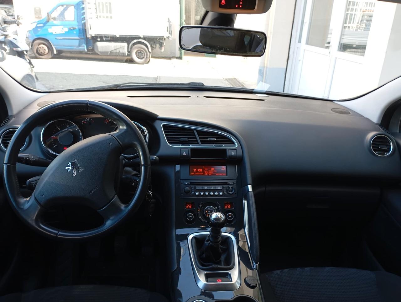 Peugeot 3008 1.6 HDi 8V Active-2011