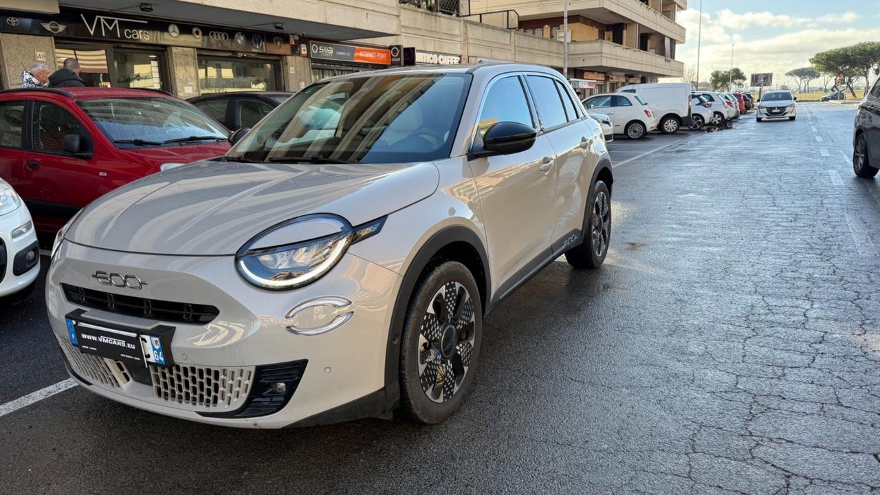 Fiat 600 Hybrid 110 CV DCT MHEV La Prima LED NAVI KAMERA PELLE CERCHI 18 SEDILI ELETTRICI RISCALDATI