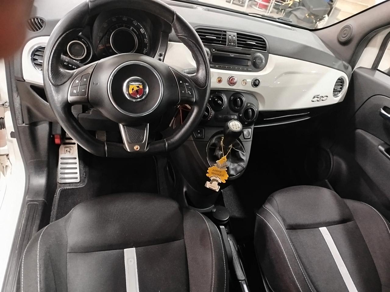 Abarth 500 1.4 Turbo T-Jet Custom