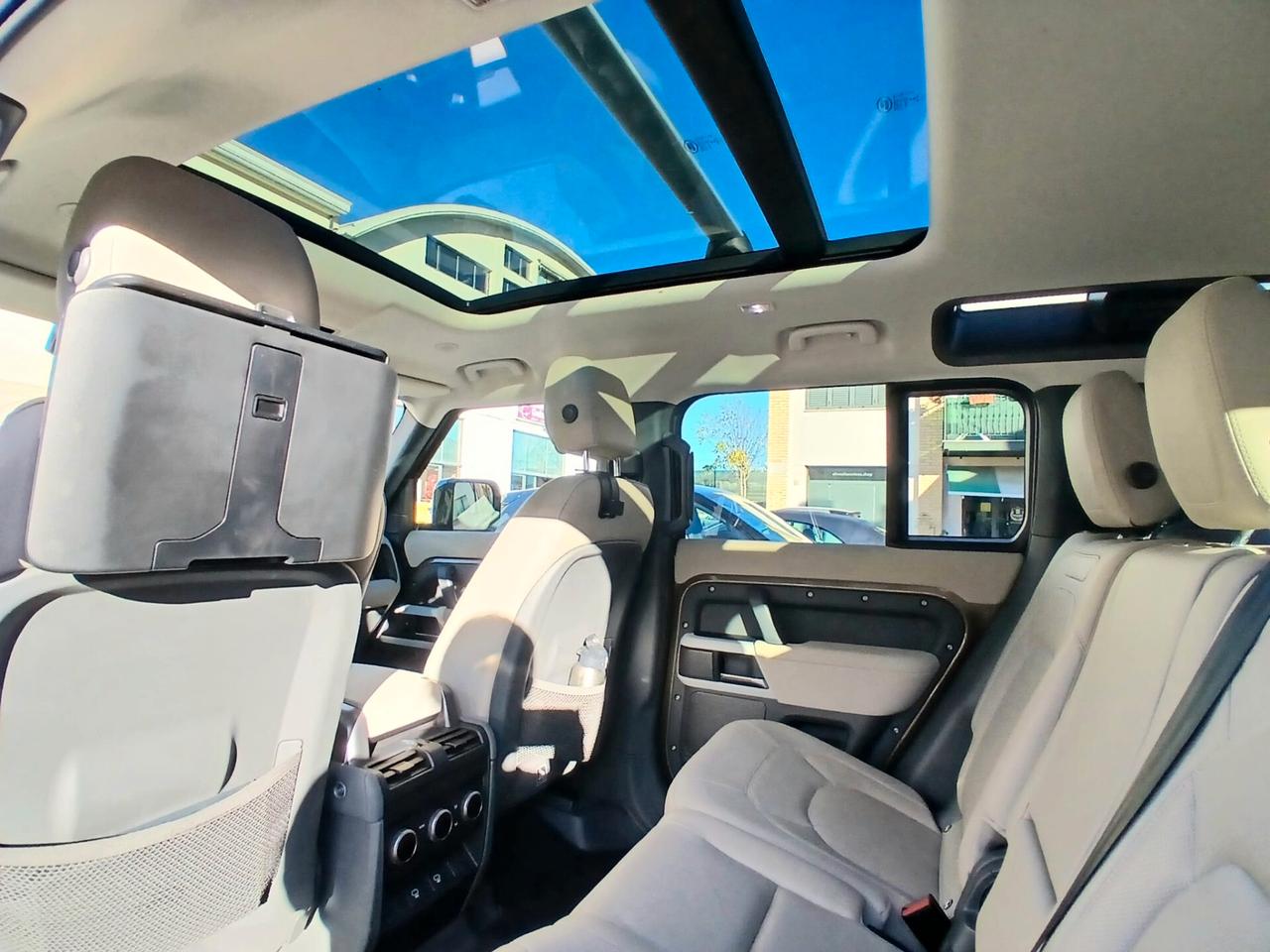 LAND ROVER Defender 110 3.0D I6 200 CV AWD Auto X-Dynamic SE (147 kw)