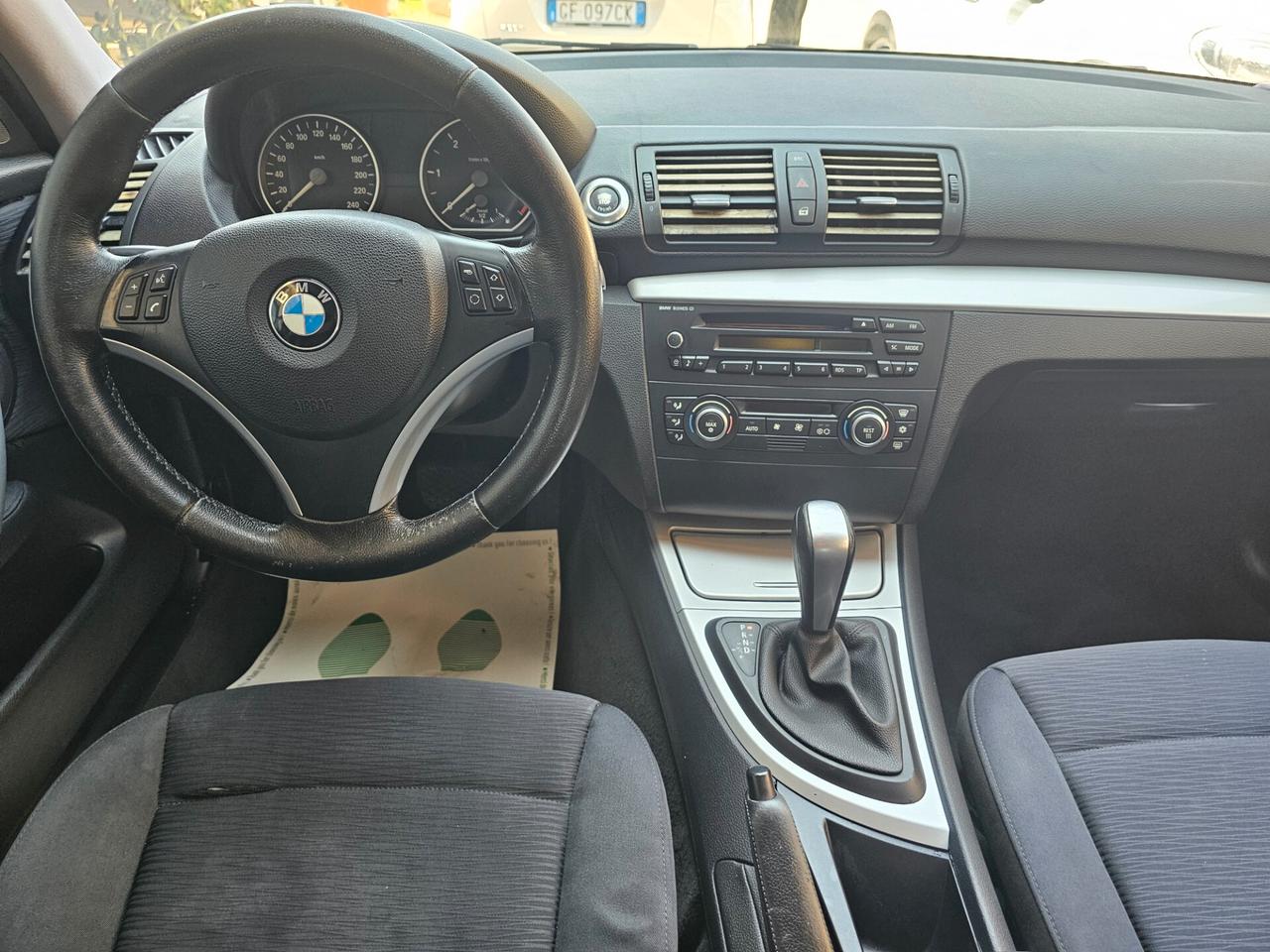 Bmw 118d 5 porte Attiva