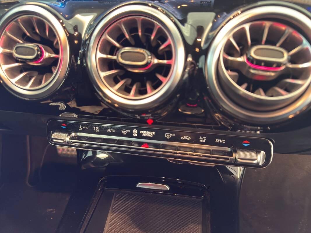 Mercedes Classe A 180 d AMG Line Premium Plus auto Con PACK LUCI