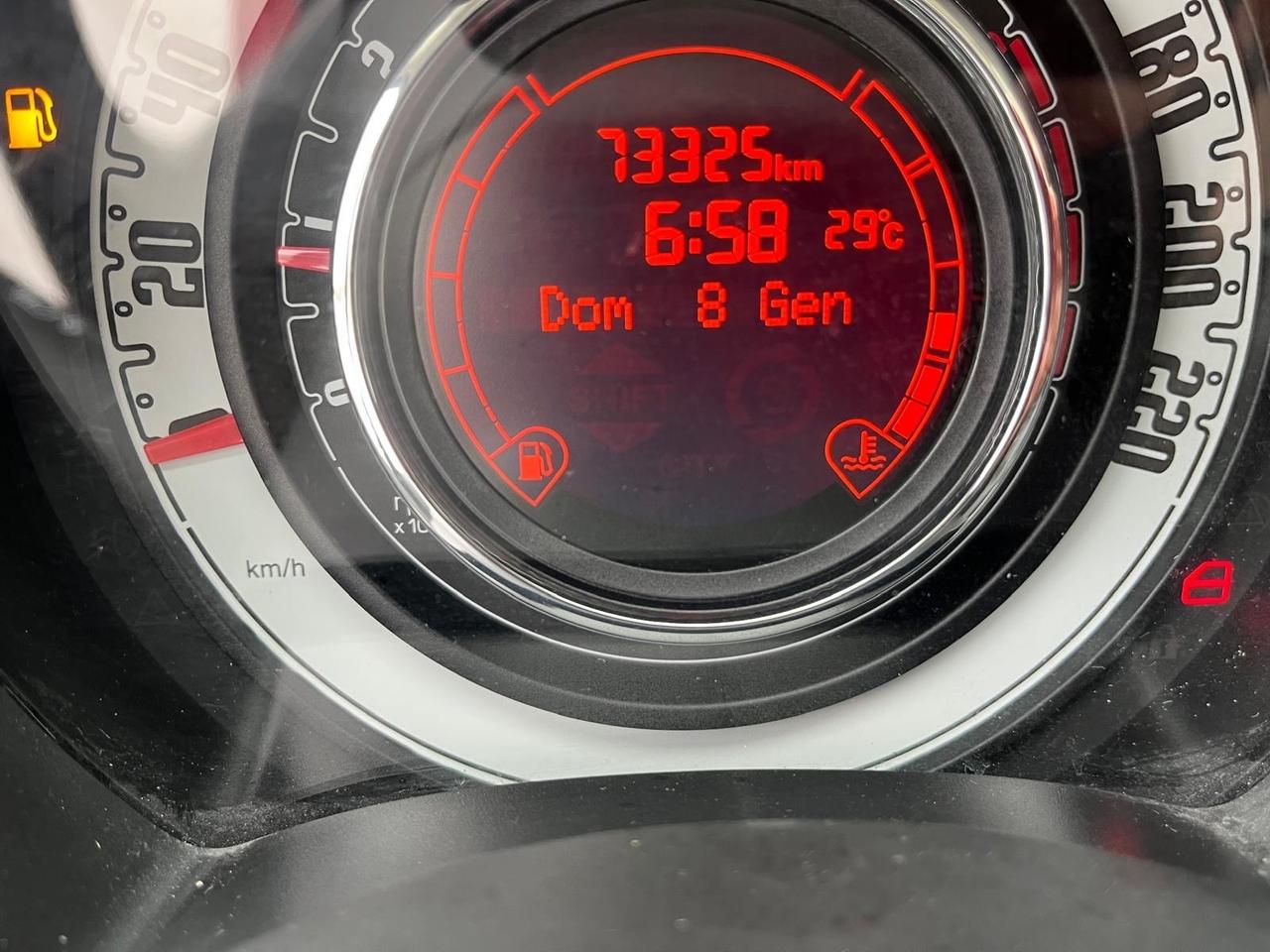 Fiat 500 lounge -1.2 benz-km 73000-2011