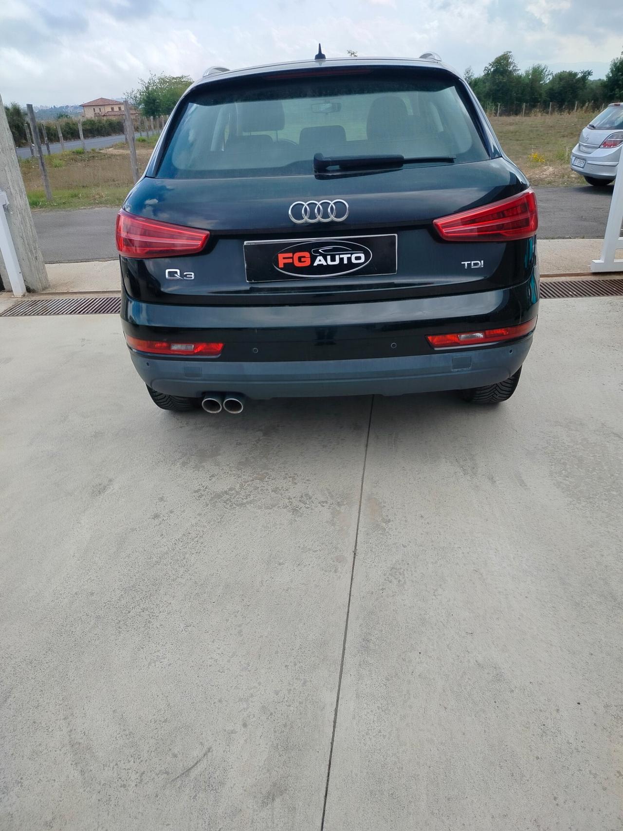 Audi Q3 2.0 TDI 120 CV Business