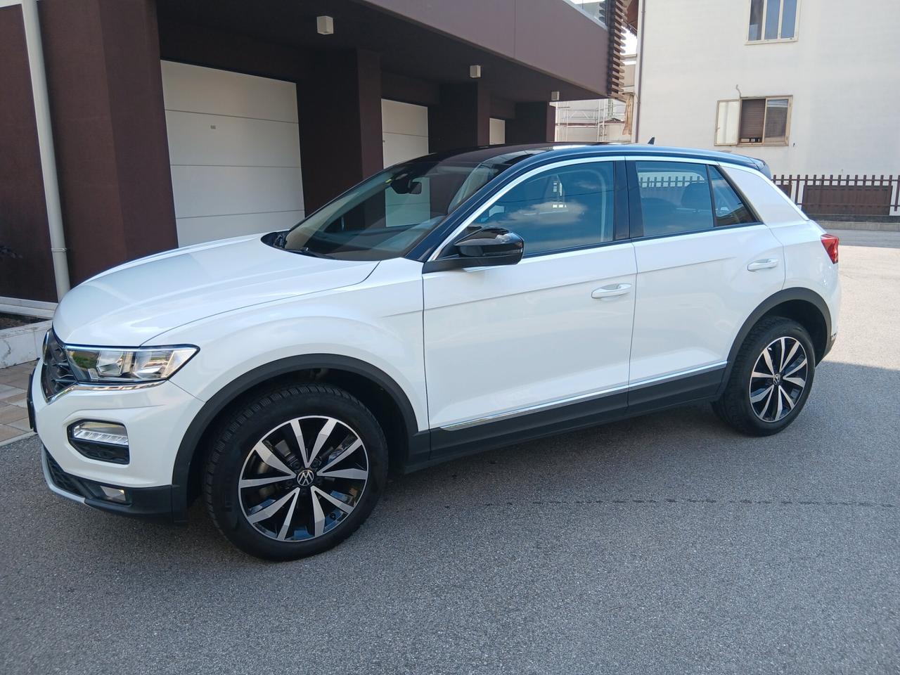Vw T Roc Style 1.0 Tsi con Teck pack full opt TUA a € 241 mese