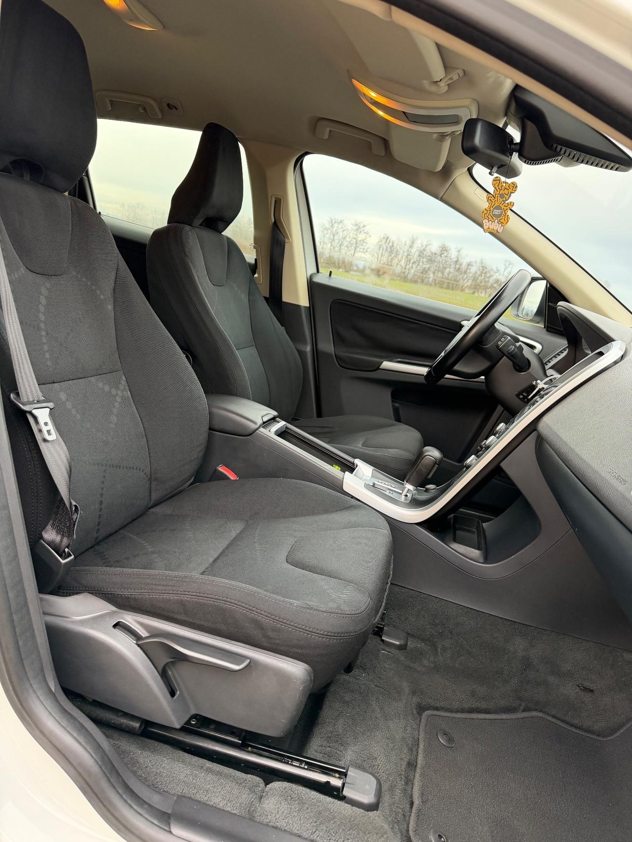 Volvo XC 60 XC60 D3 AWD Geartronic R-design