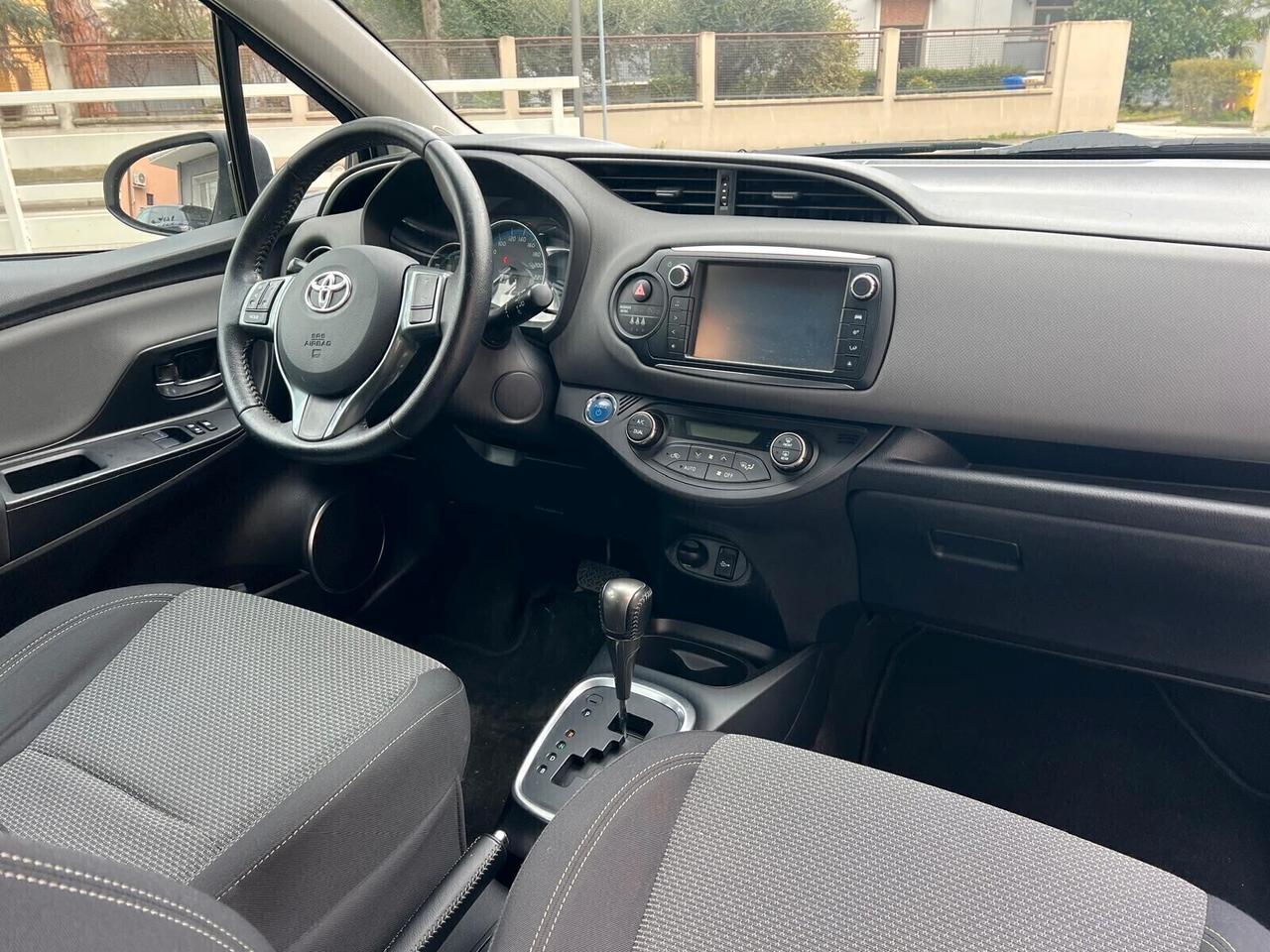 TOYOTA YARIS 1.5 HYBRID STYLE 5P NEOPATENTATI