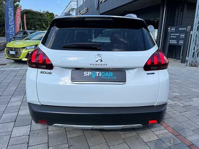 Peugeot 2008 BlueHDi 100 Allure