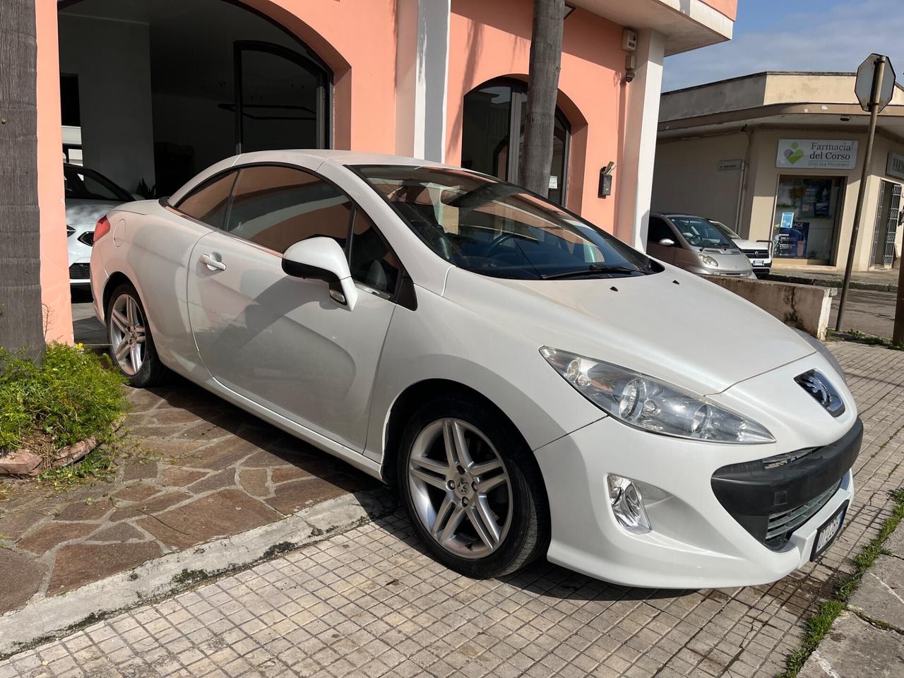 Peugeot 308 2.0 HDi 136CV CC aut. Féline