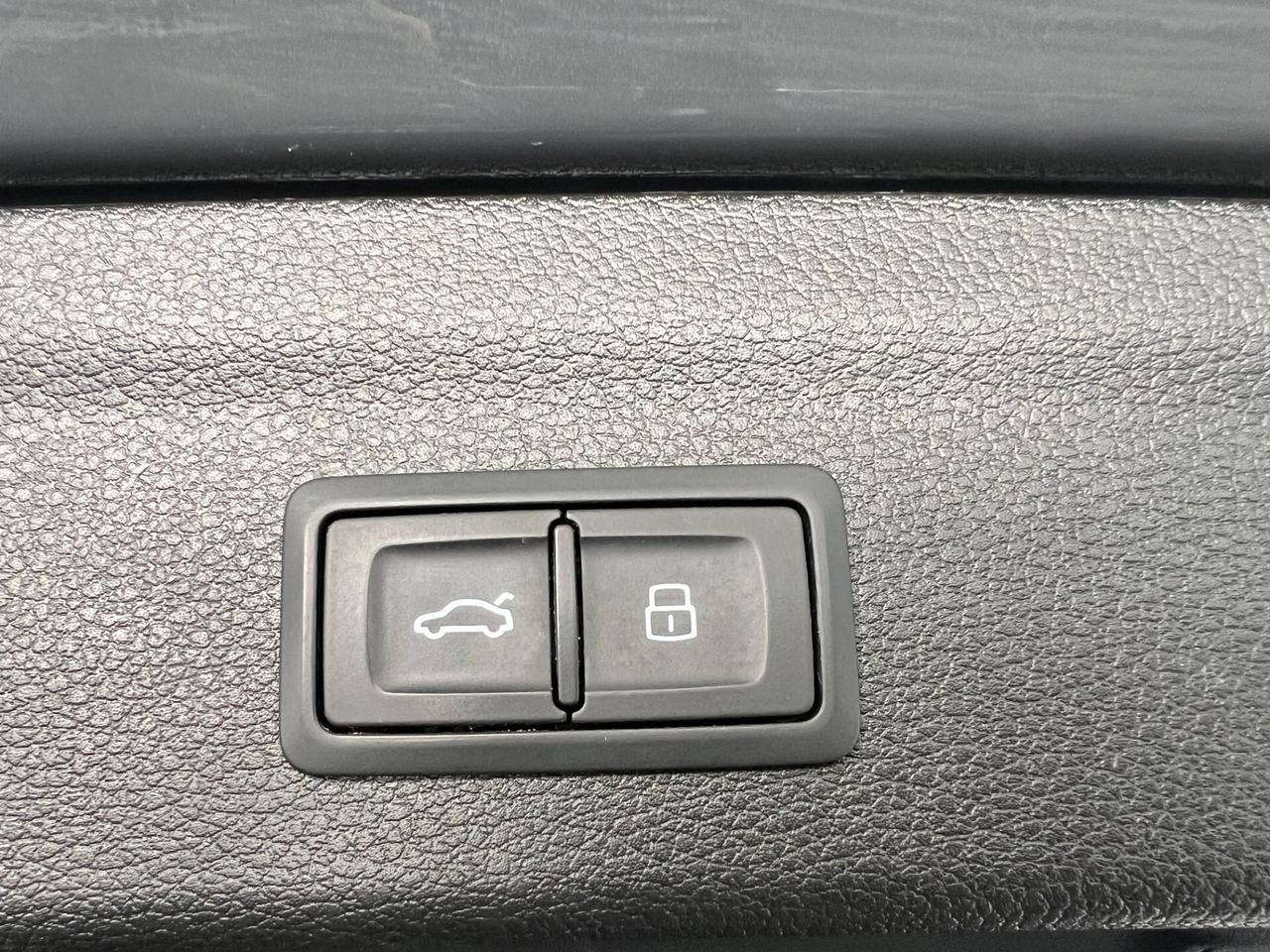 Audi Q3 35 2.0 tdi 150cv Business s-tronic LED/NAVI/18;