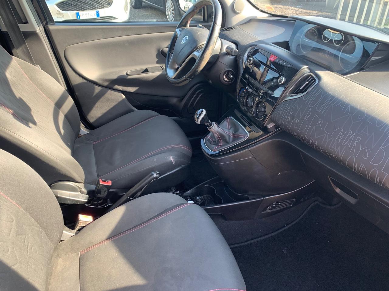 Lancia Ypsilon 1.3 Multijet 95cv 5p - 2013