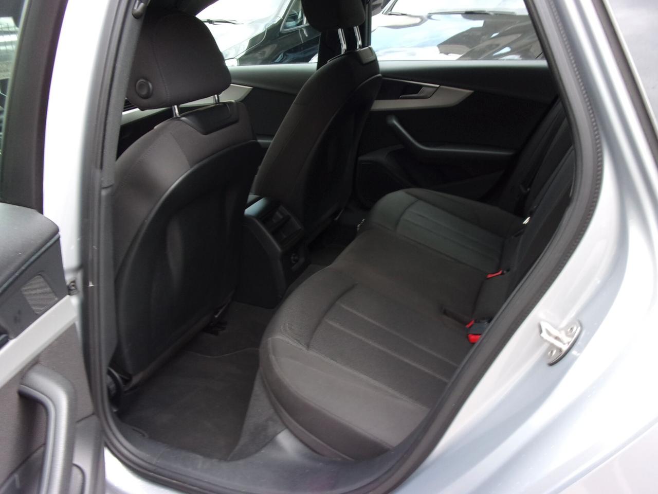 Audi A4 Avant 30 TDI/136 CV S tronic Business Advanced