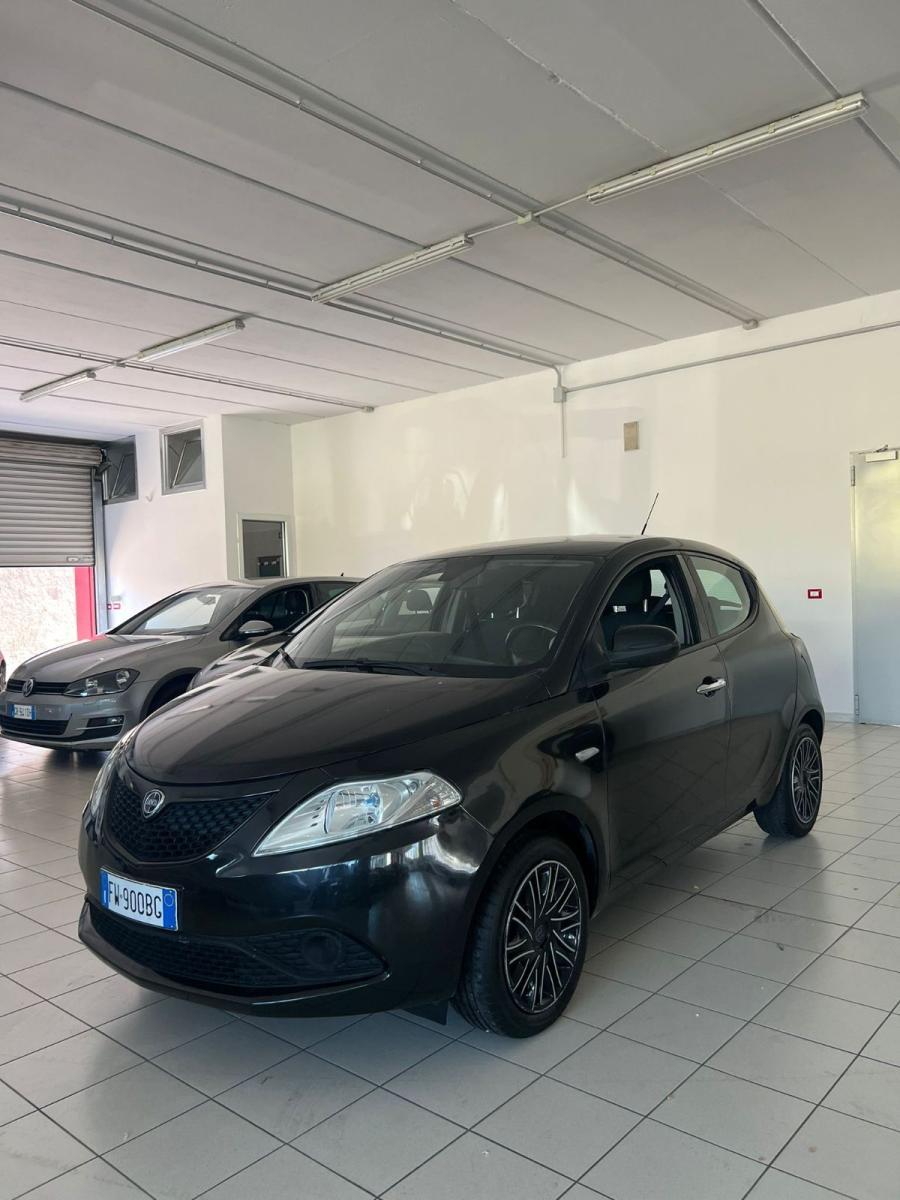 LANCIA - Ypsilon - 1.2 69 CV 5p. GPL Ecochic Gold