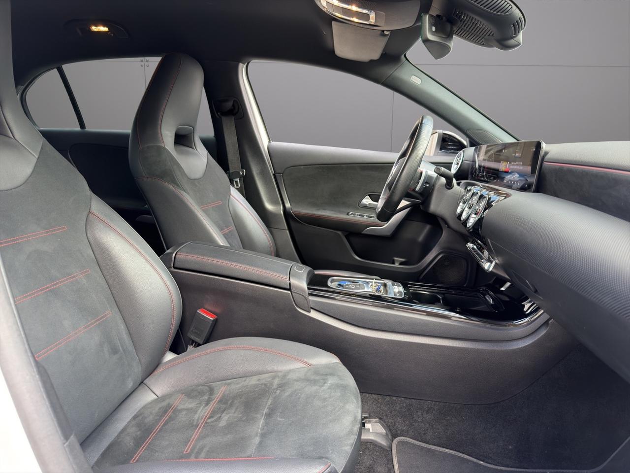 Mercedes-benz - A 180d Automatic AMG Line Premium - Unipro - Promo fin