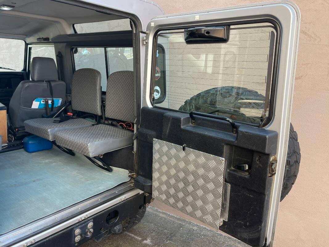 Land Rover Defender 90 SW Land Rover Defender 2.5 td5