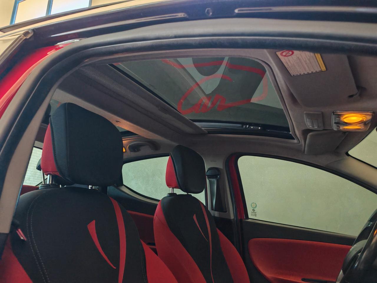 Lancia Ypsilon 1.2 69 CV 5 porte S&S Black&Red