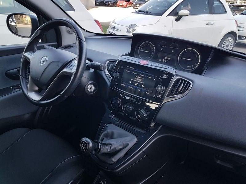 Lancia Ypsilon Ypsilon 1.0 firefly hybrid Gold s&s 70cv 5p.ti
