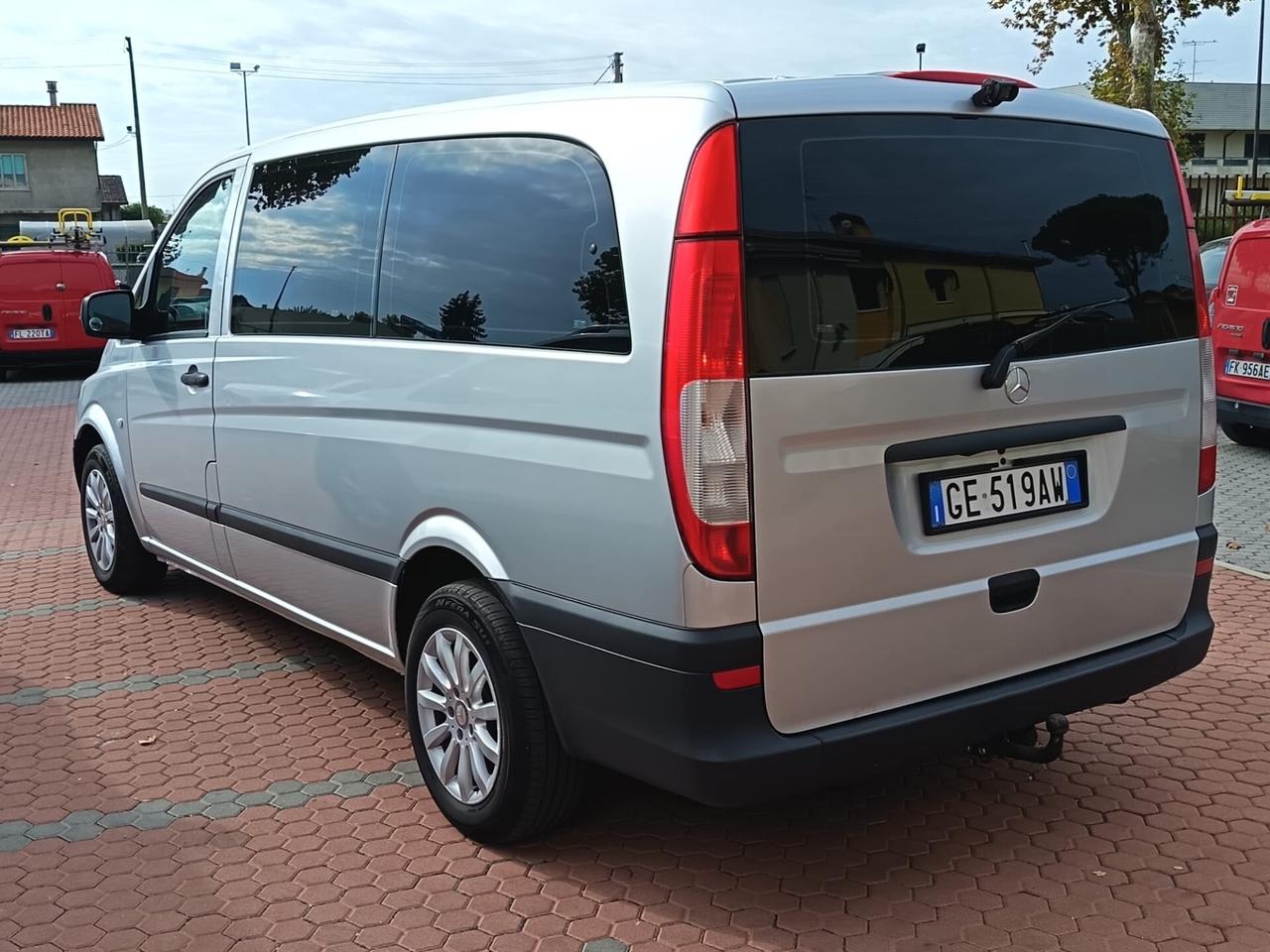 Mercedes Vito 111 cdi compact 8 sedili e gancio traino