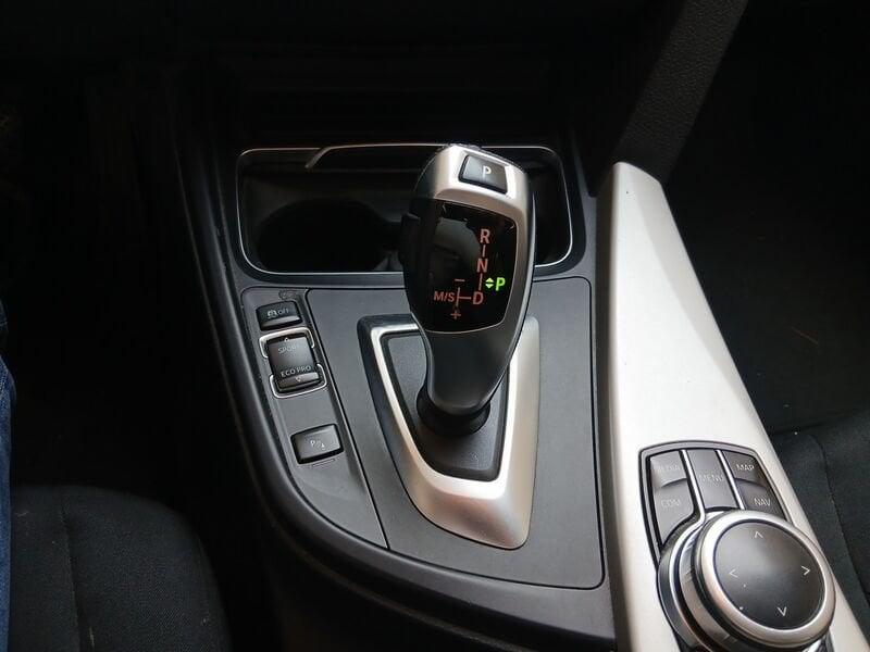 BMW Serie 3 320d Business Advantage Autom.