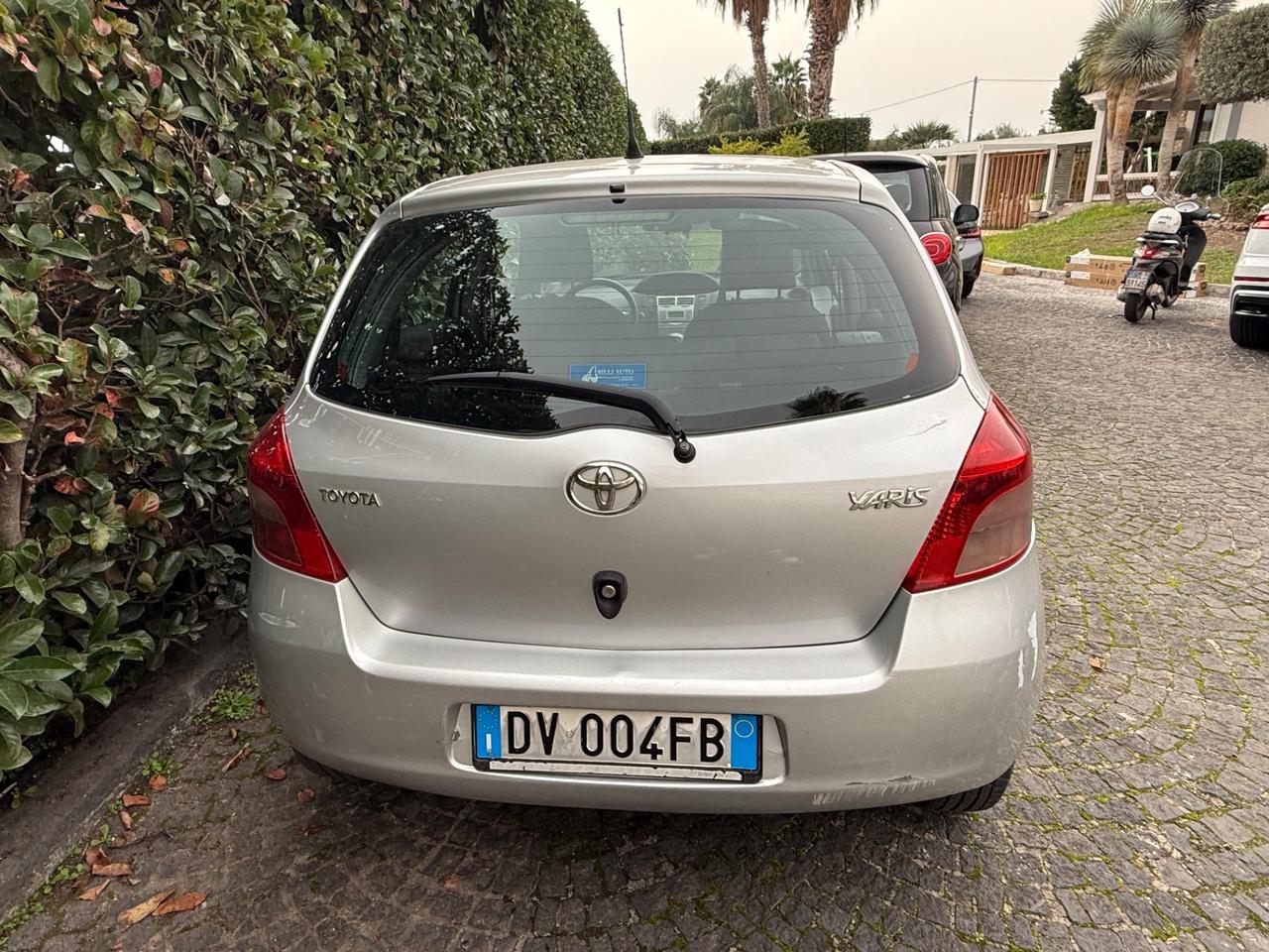 Toyota Yaris 5porte 1.3 benzina 87cv