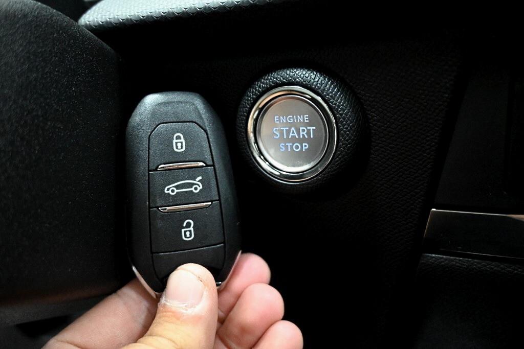 Opel Astra Edition 1.5 Turbo Diesel (130 cv) Km 0