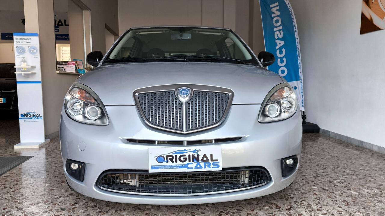 Lancia Ypsilon 1.2 69 CV Unyca